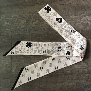 Chanel Beige CC Twilly